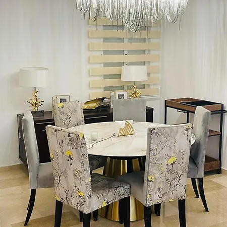 Puerto Banus 3 *
